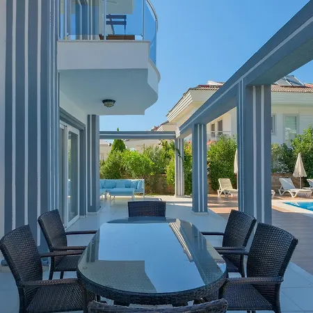 Orka Crystal Vila
